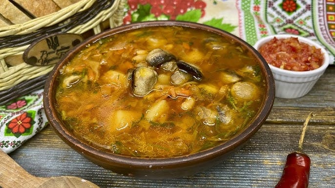 борщ з грибами пісний
