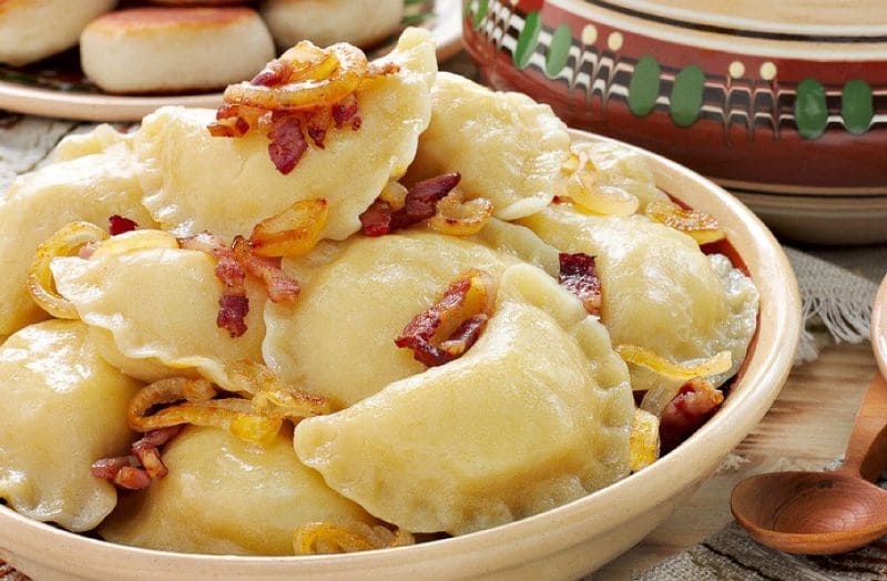 вареники з картоплею і шкварками