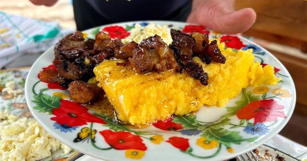 мамалига з пшоном і шкварками