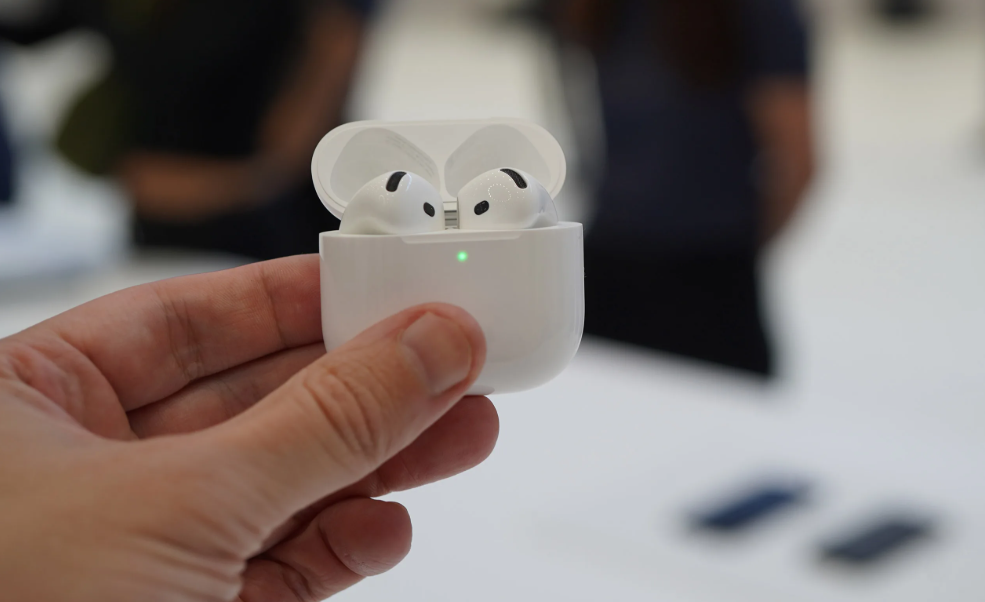 нові Airpods 4